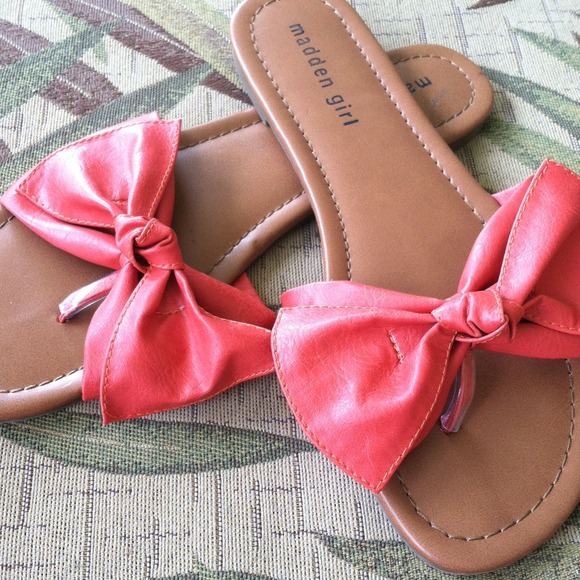 Shoes - Madden Girl now flip flops.