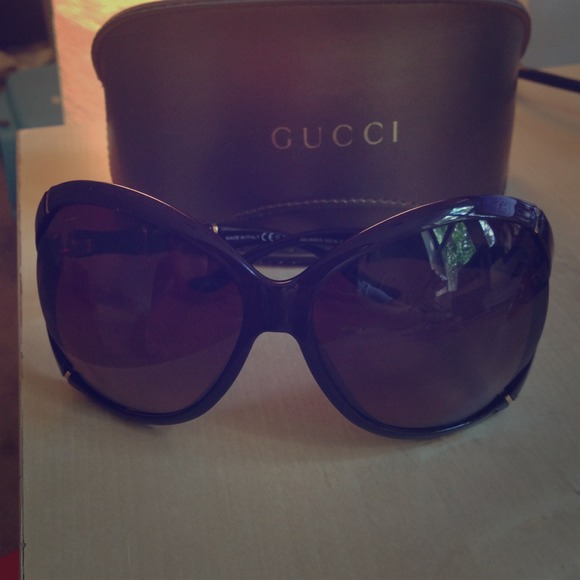 Unused oversized oval frame sunglasses with bamboo