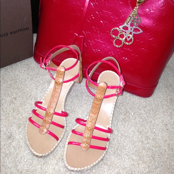 ✨Price Reduced✨Louis Vuitton sandals