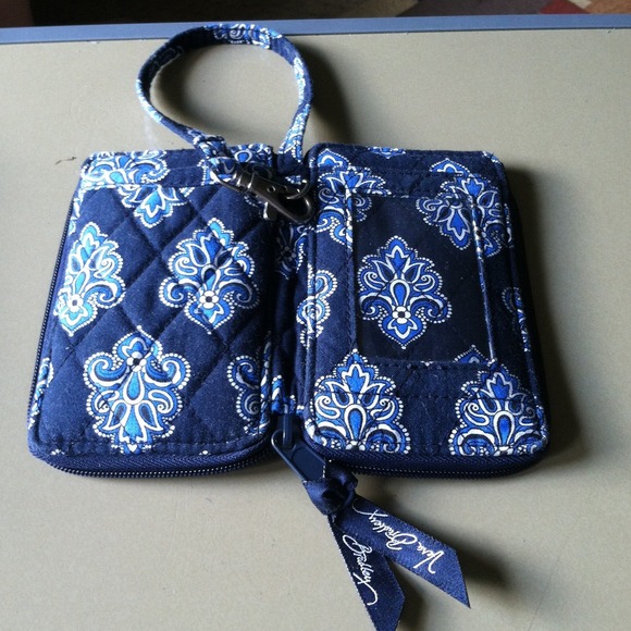 Carry It All Wristlet in Calypso!