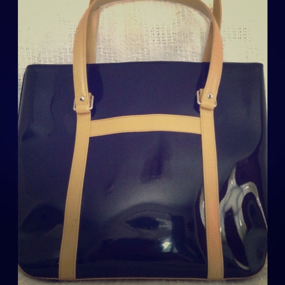 ⛔️SOLD! ⛔️ BEIJO Purse - Black Patent Leather