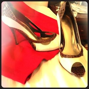 SALE-Cream and brown scale peep toe