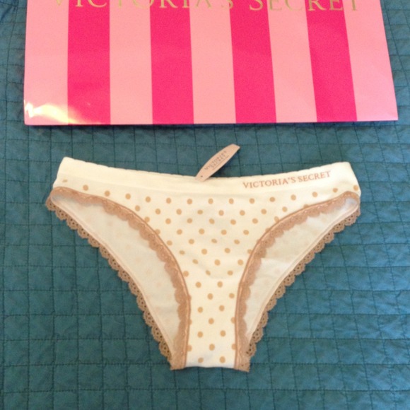 NWT Victoria's Secret Seamless Cheekini Panties