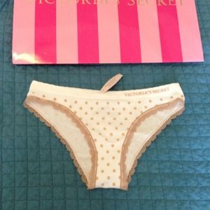 NWT Victoria's Secret Seamless Cheekini Panties