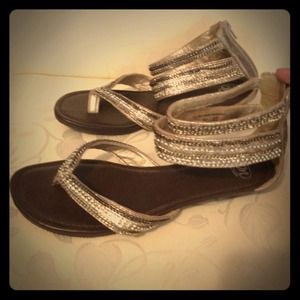 💖 Multi stone Gladiator sandals!