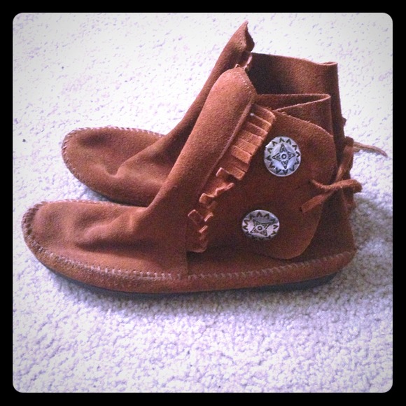 HOLD- Authentic Minnetonka booties 💕Reduced💕