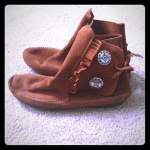 HOLD- Authentic Minnetonka booties 💕Reduced💕