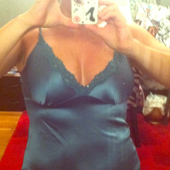 Bebe satin cami