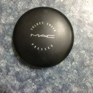 M.A.C Select Sheer Pressed Powder NC20
