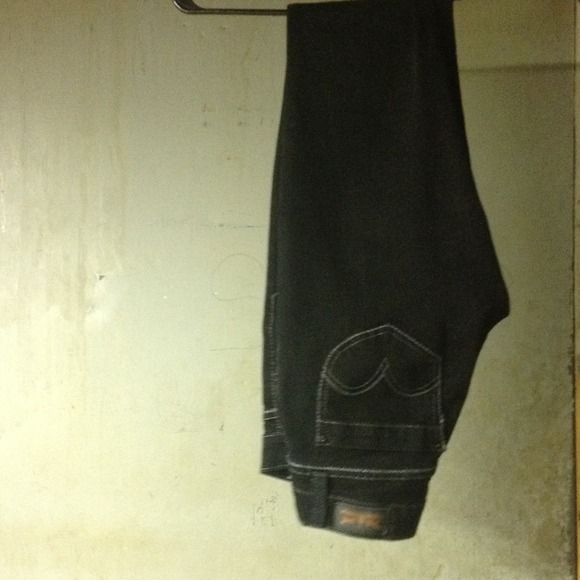 Blk levi