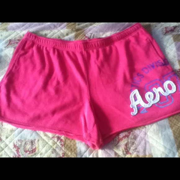 Aero boyfriend shorts. Pink