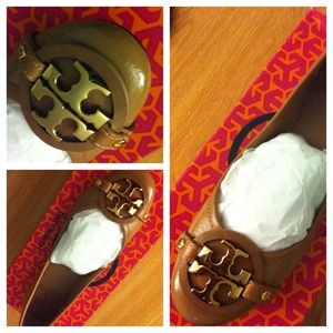 🎀Bundle🎀 Burch Aaden and Caroline flats