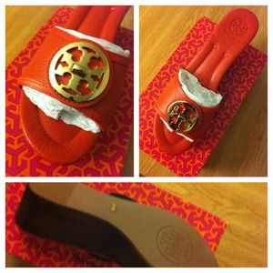 🎀Weekend Special🎀Tory Burch Selma wedge sandals