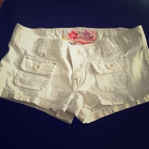 Abercrombie & Fitch white shorts
