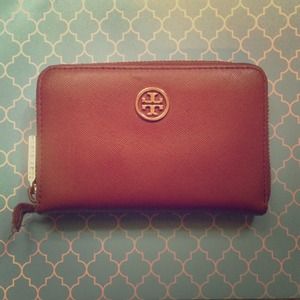 Tory burch phone wallet