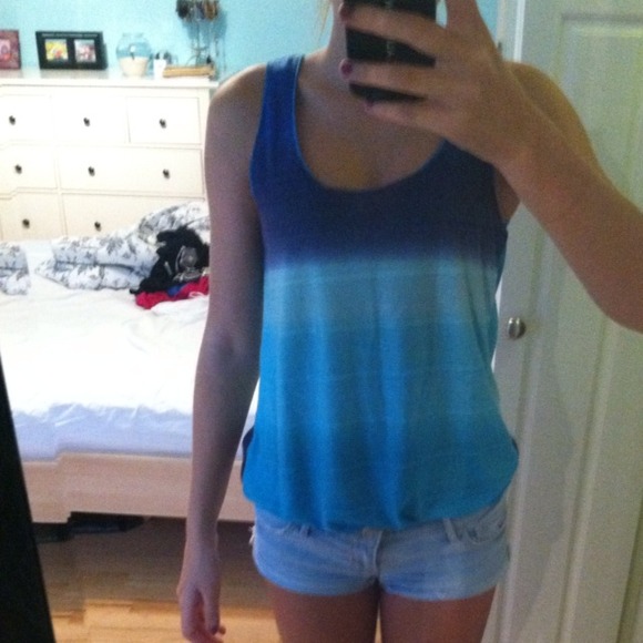 🌀Blue ombré tank top🌀