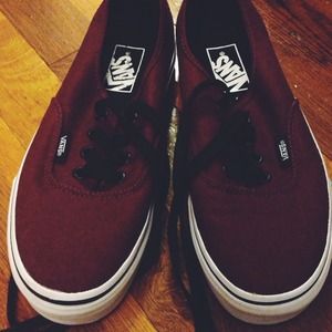 CANVAS AUTHENTIC VANS