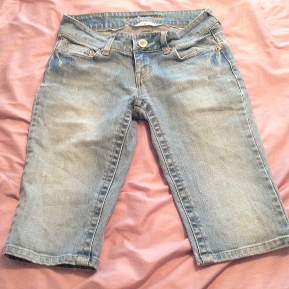 American Eagle barely worn capris size 2