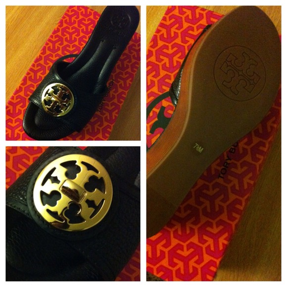🎀Weekend Special🎀 Tory Burch Selma wedge sandals