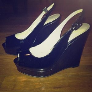 PRICE CANT BE BEAT Nine West Leggy sling back pump