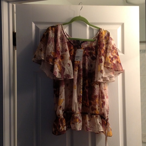 Brand new!! H&M pretty printed blouse size 10