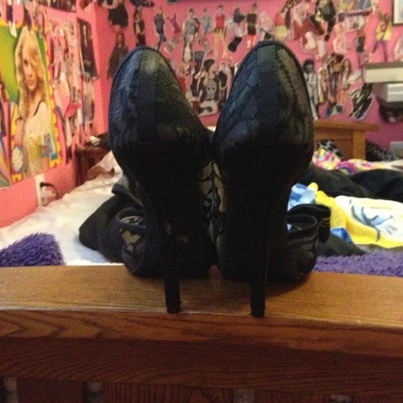 Black Lace Peep Toe Pumps from JustFab! - Picture 4 of 4
