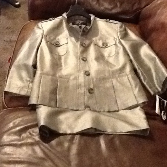 Silver 2pc Nine West suit NWT