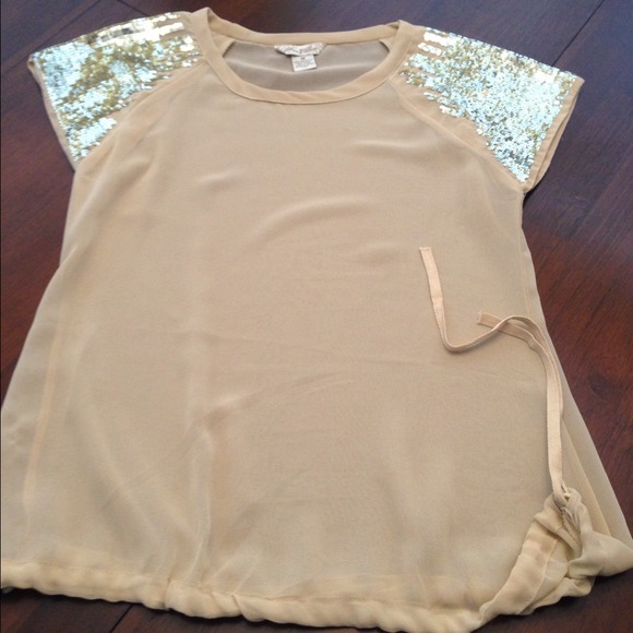 🎯SOLD ON VINTED🎯Reduced⬇sheer top w/gold sequins