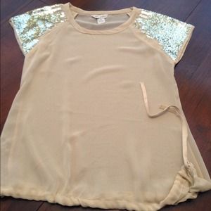🎯SOLD ON VINTED🎯Reduced⬇sheer top w/gold sequins