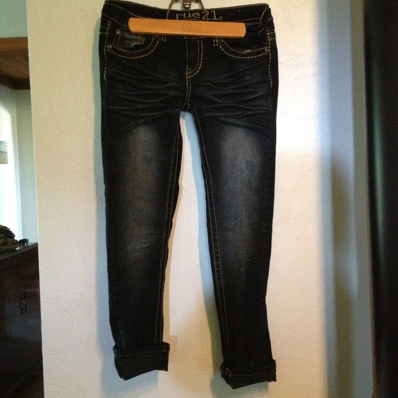 Dark washed rue 21 crops
