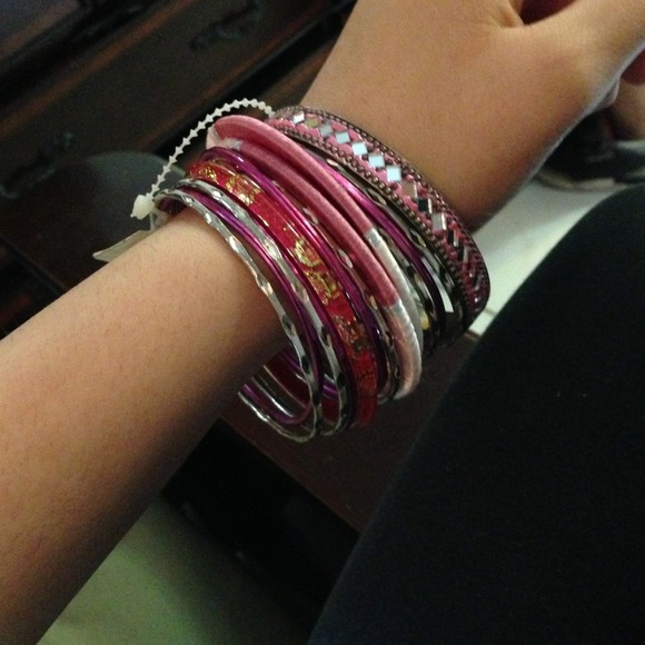 Bracelet set ! - Picture 2 of 2