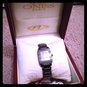 Oniss Paris watch in black