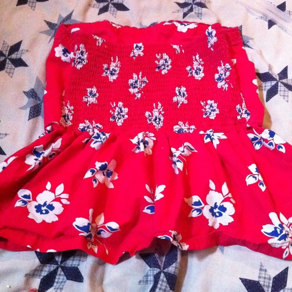 Hot pink flower strapless top. - Picture 2 of 3