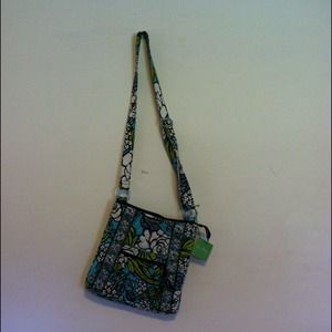 ❌❌SOLDNWT Hipster in Island Blooms