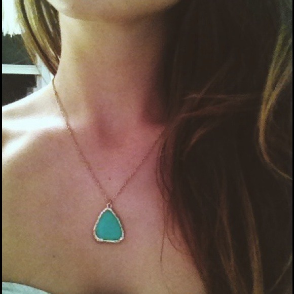 Jewelry - Ocean blue gem necklace