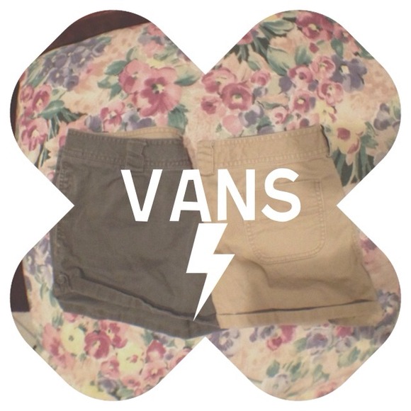 🚨BUNDLE🚨 Vans shorts