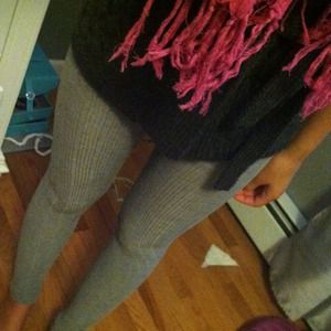 soft grey Hollister leggings