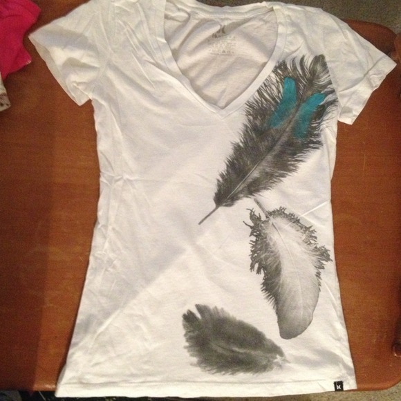 Cute Hurley shirt! Reserved