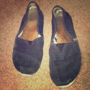 Navy Blue Toms