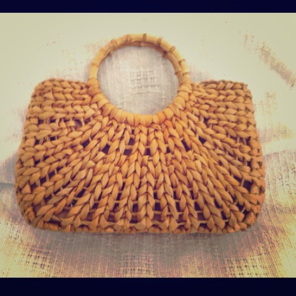 ❌SOLD!❌ Summer Straw/Raffia Woven Purse w/ Bamboo