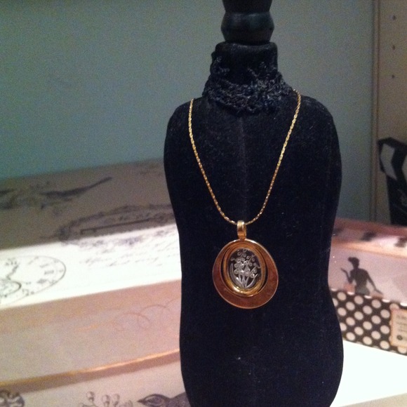 Cut glass flower gold chain necklace