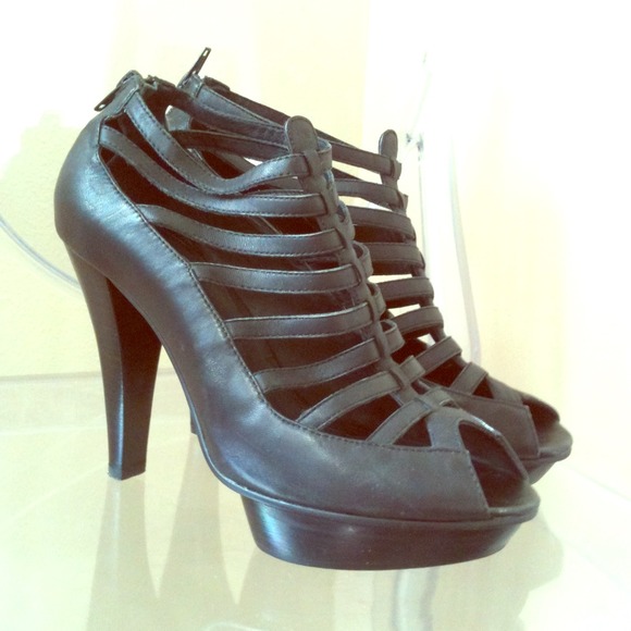 Strappy Caged Platform Open Toe Pump