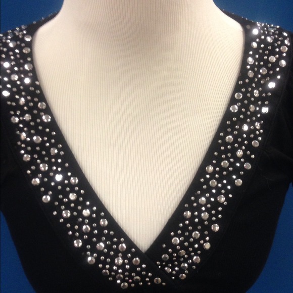 LOWERED! Express cotton top with rhinestones - Picture 2 of 3