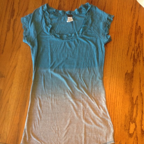 🚫🚫SOLD🚫🚫 Free People Ombré tee with lace