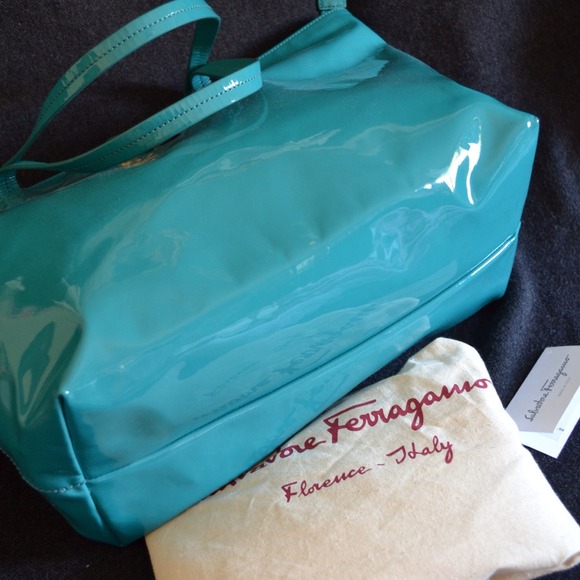 SOLD Auth. Salvatore Ferragamo - Picture 3 of 4