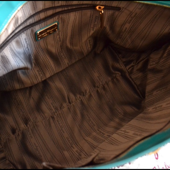 SOLD Auth. Salvatore Ferragamo - Picture 4 of 4