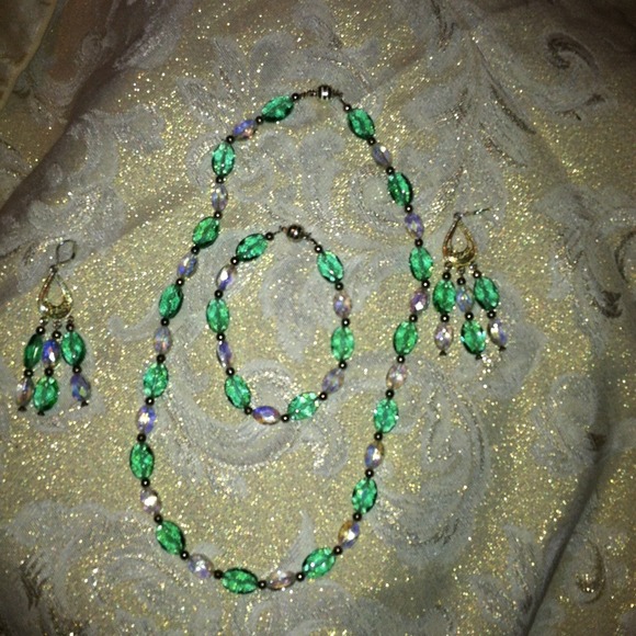 Necklace bracelet and earrings