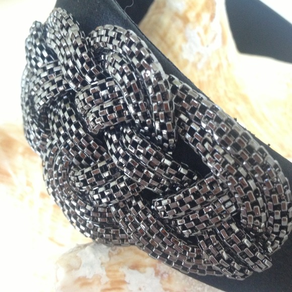 ?Bundled Beautiful mesh chain silk headband