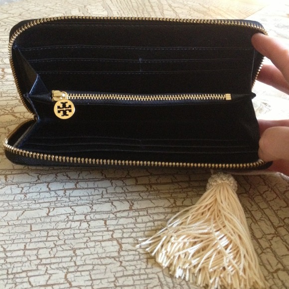SOLD π―% AUTH. TORY BURCH continental wallet - Picture 4 of 4