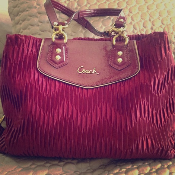Couch handbag